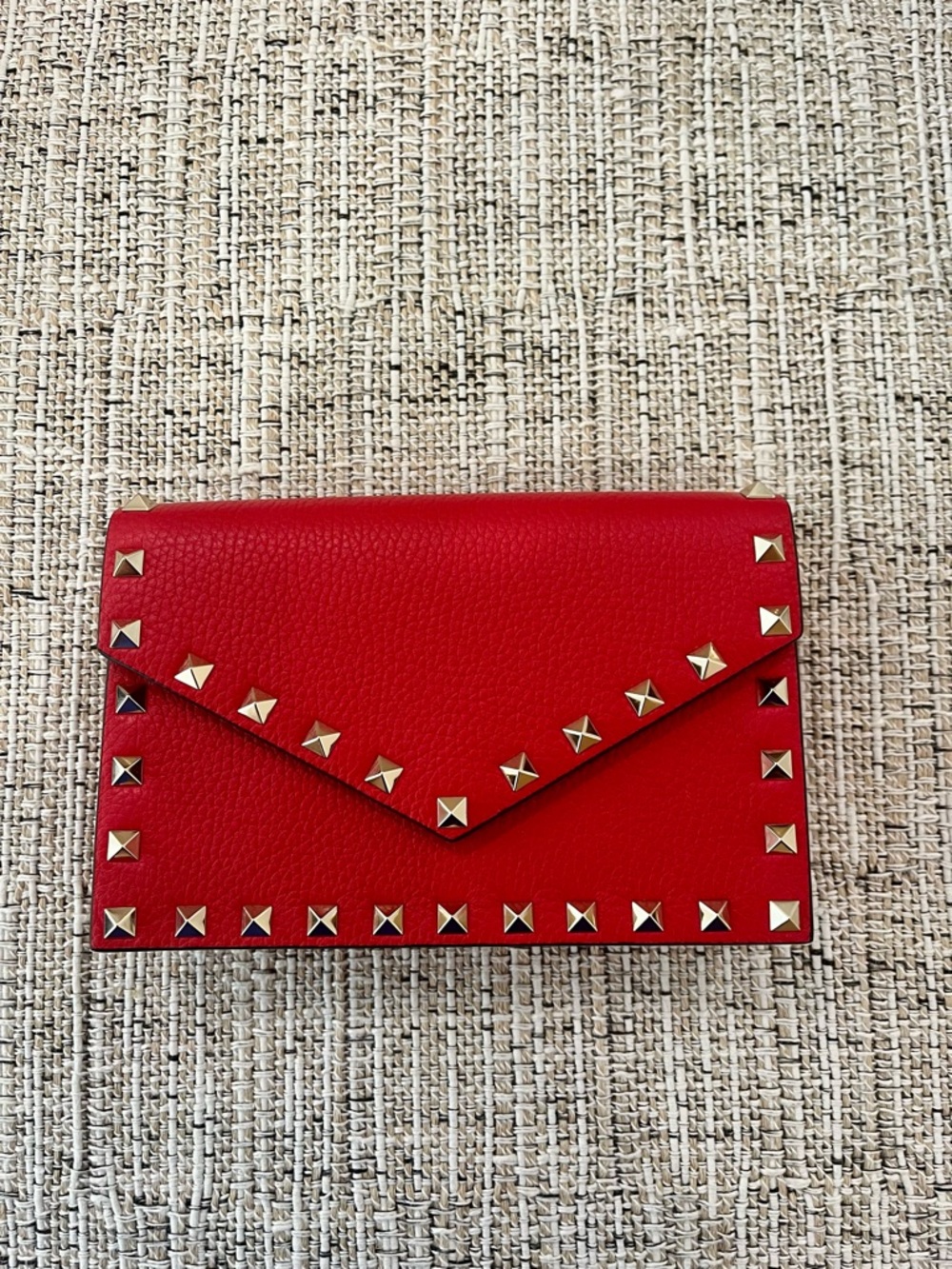 BRAND NEW VALENTINO Red Leather Rockstud Wallet with Chain